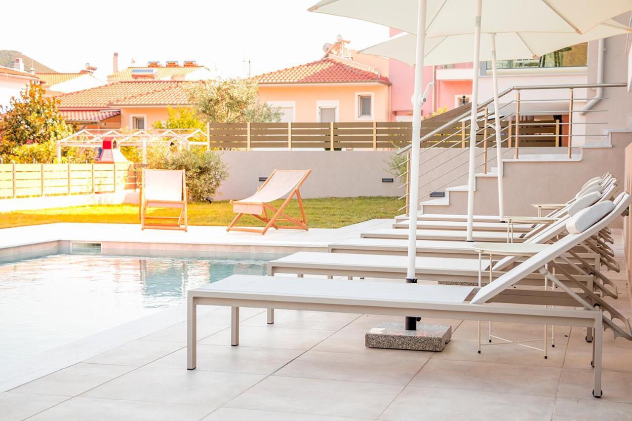 Arodo Suites Nea Iraklitsa Luaran gambar