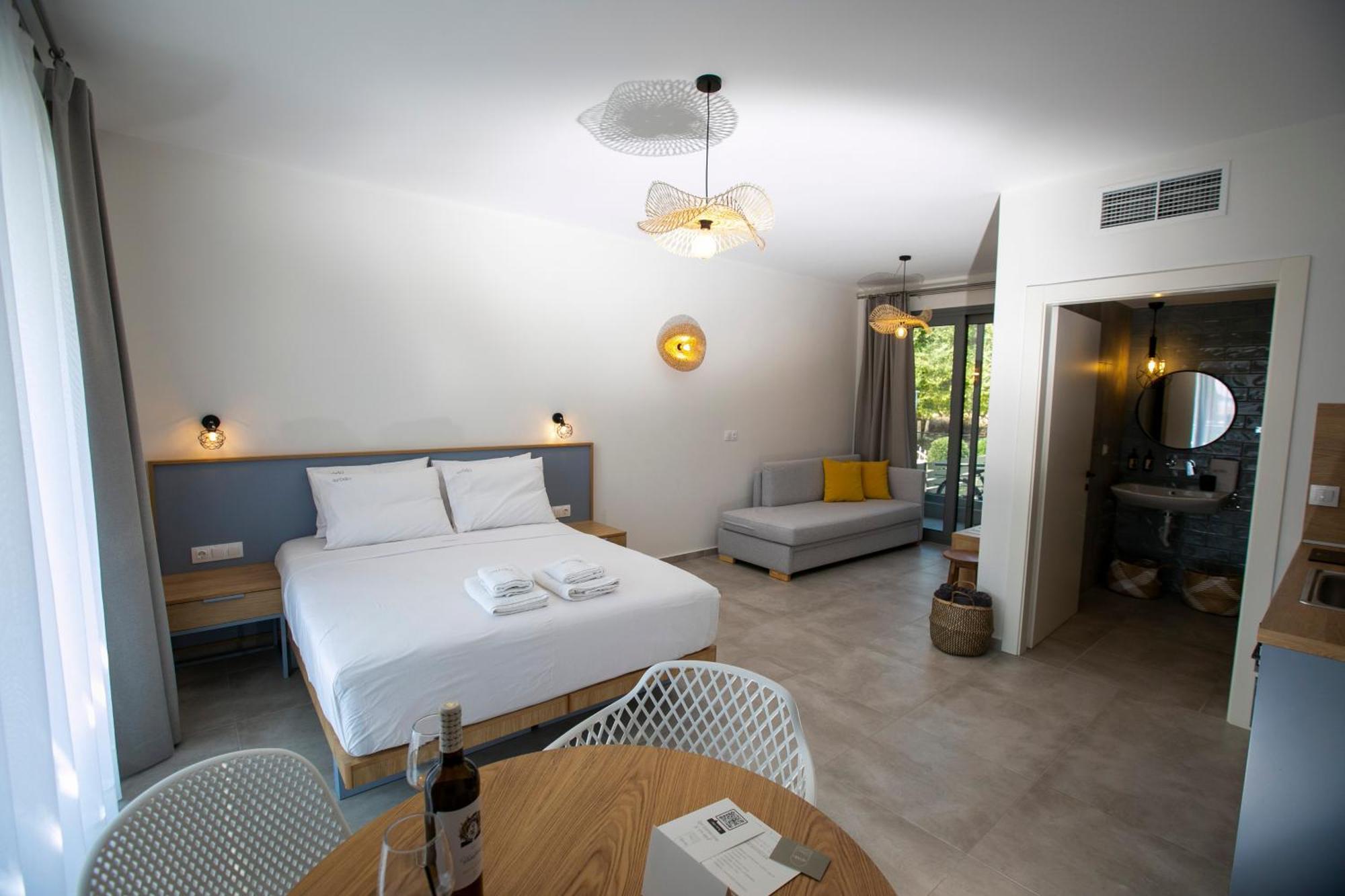 Arodo Suites Nea Iraklitsa Luaran gambar