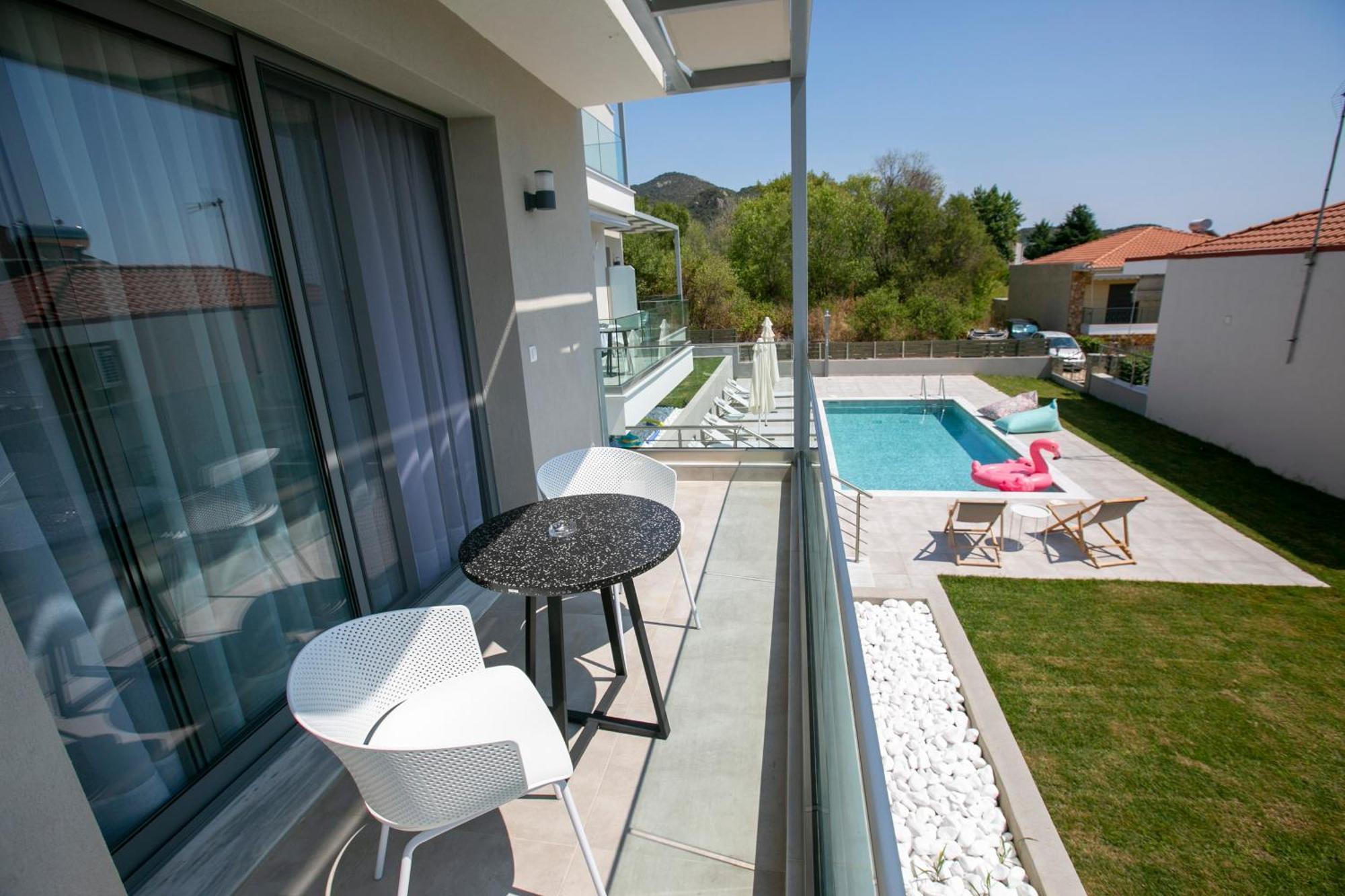Arodo Suites Nea Iraklitsa Luaran gambar