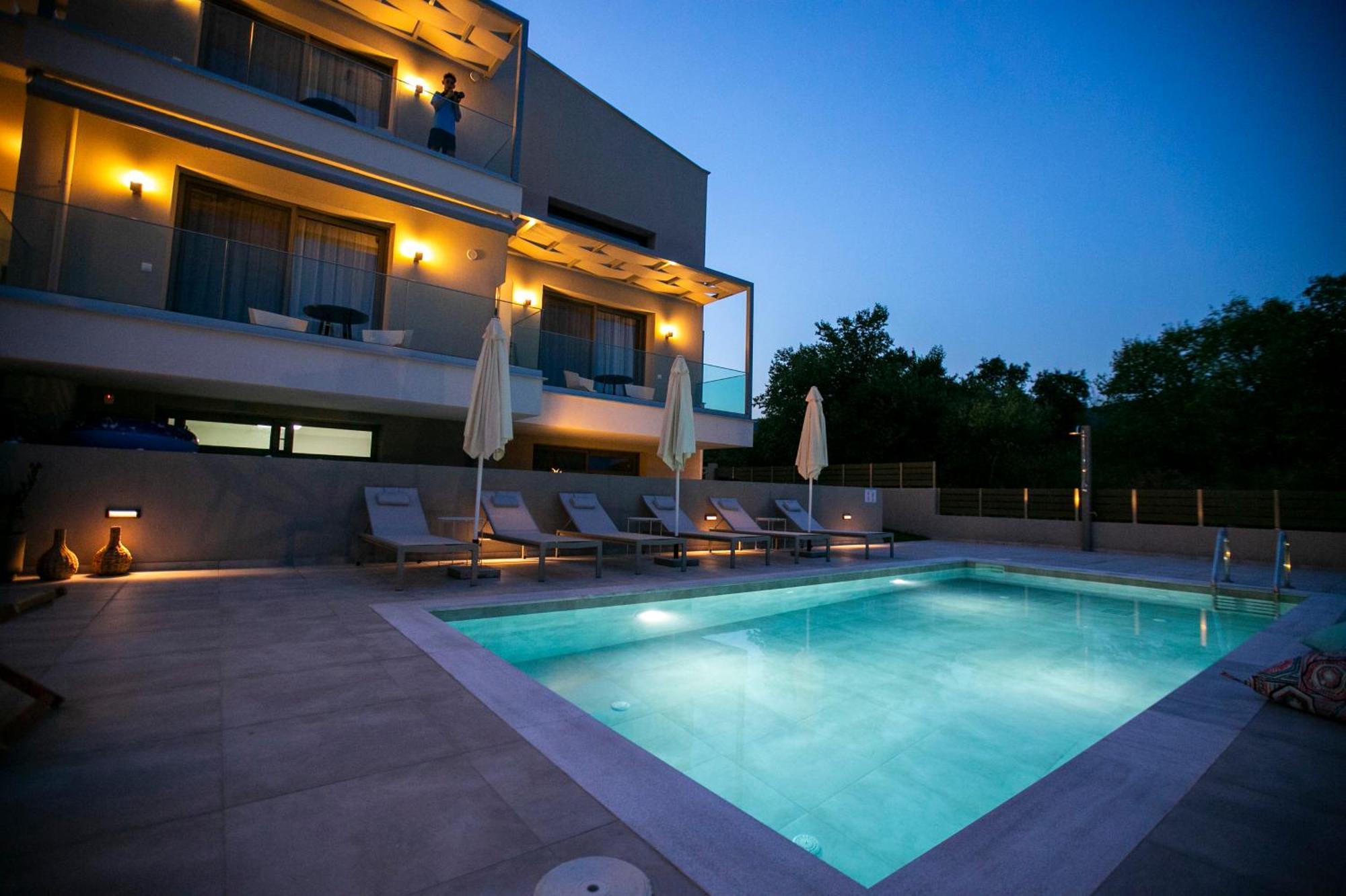 Arodo Suites Nea Iraklitsa Luaran gambar