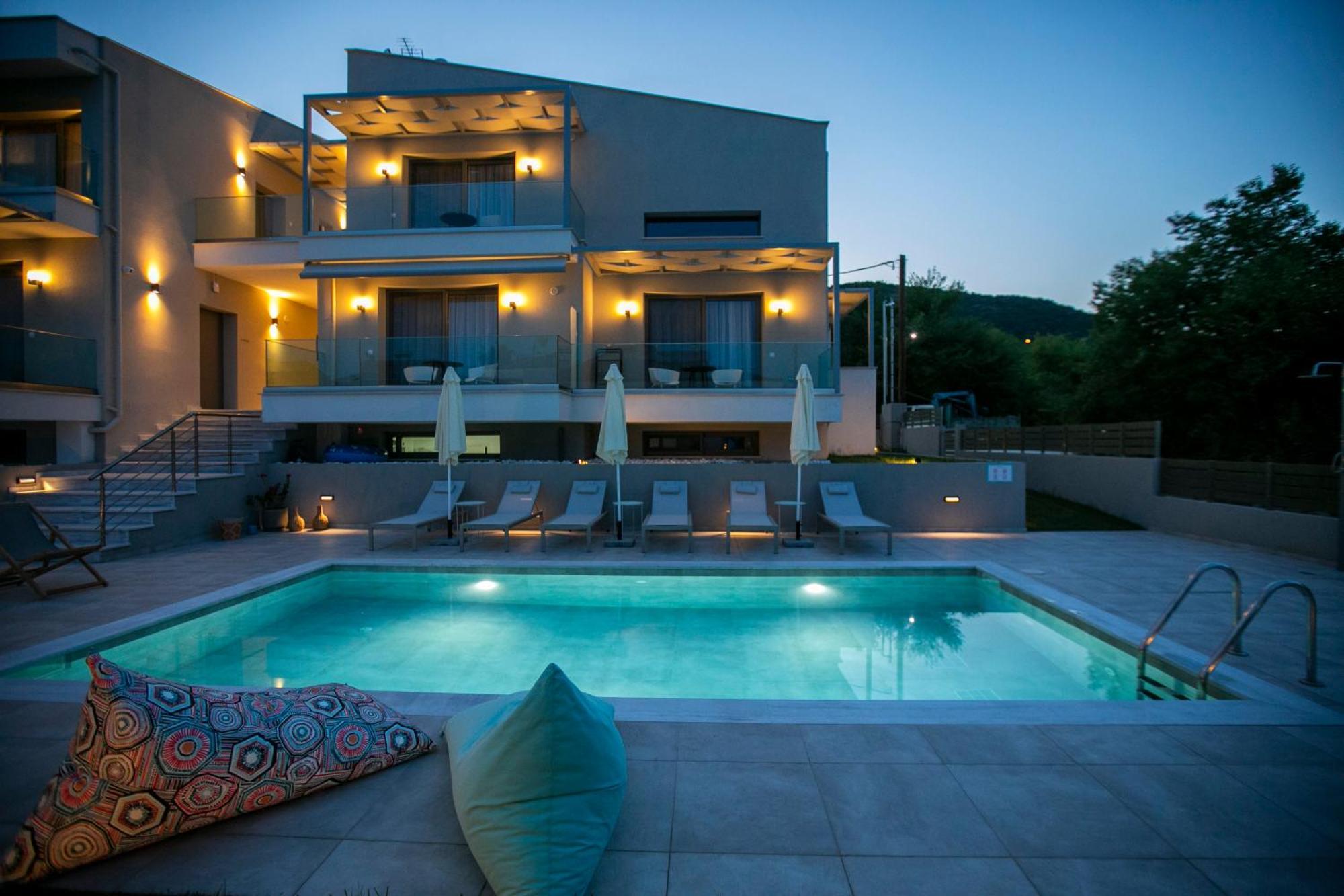 Arodo Suites Nea Iraklitsa Luaran gambar