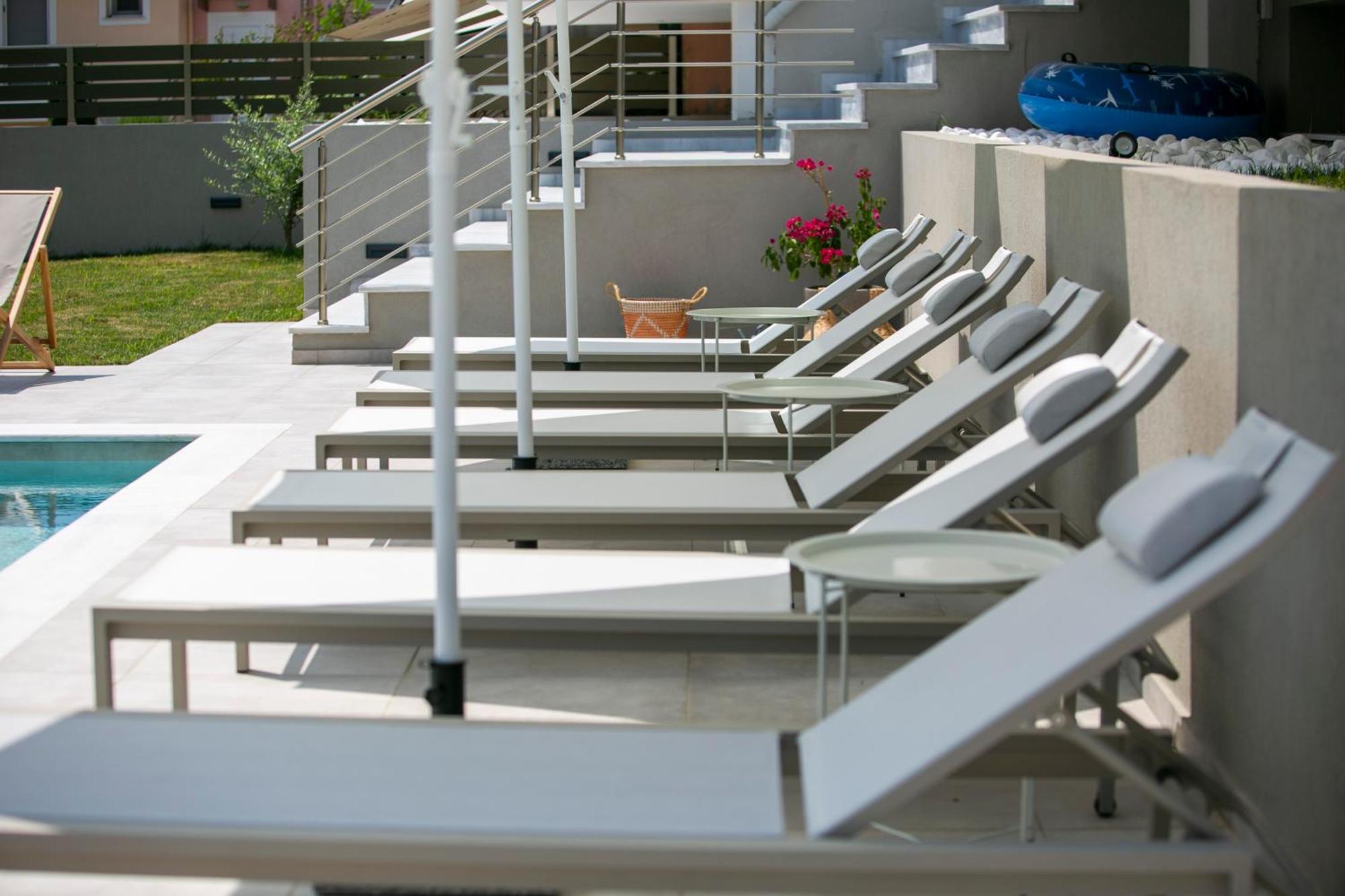 Arodo Suites Nea Iraklitsa Luaran gambar